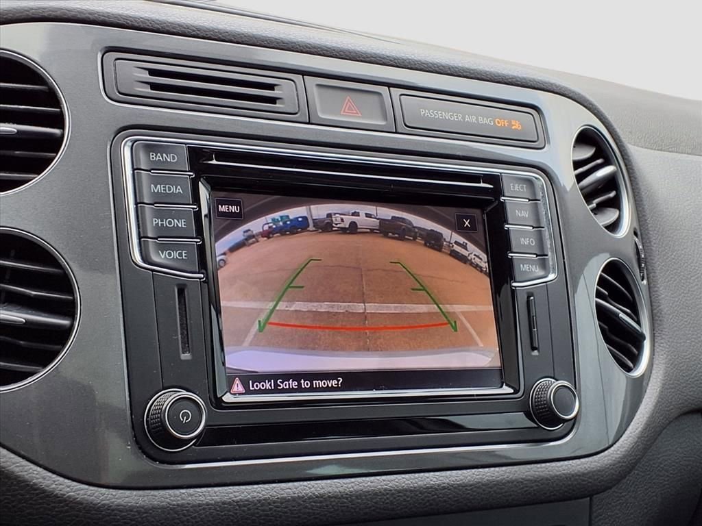 Used 2017 Volkswagen Tiguan Sport image 11