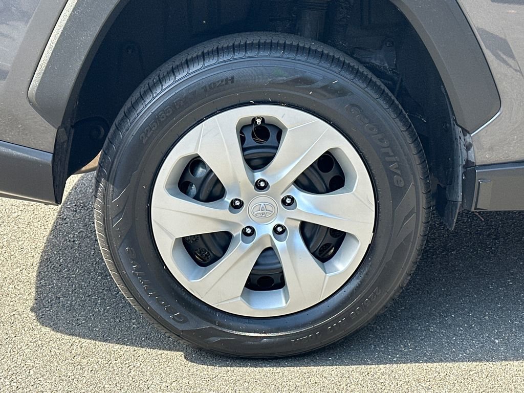 Certified 2020 Toyota RAV4 LE image 6