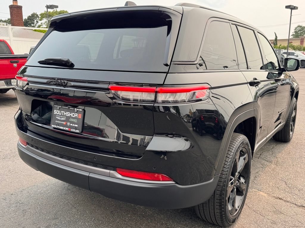 New 2026 Jeep Grand Cherokee Limited w/ Limited Altitude Package AWD/4WD image 7