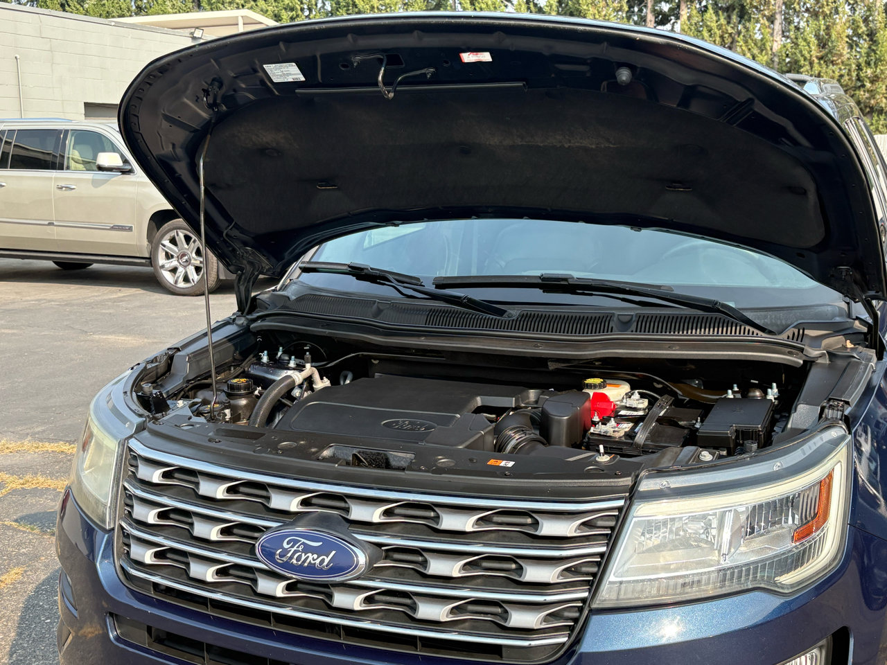 Used 2017 Ford Explorer Limited image 37