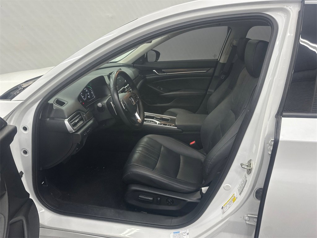 Used 2019 Honda Accord Touring image 9