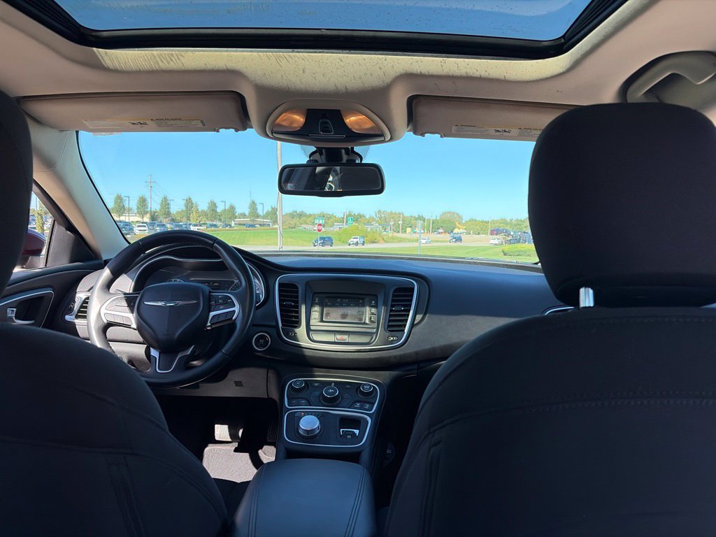Used 2015 Chrysler 200 Limited w/ Convenience Group FWD image 31