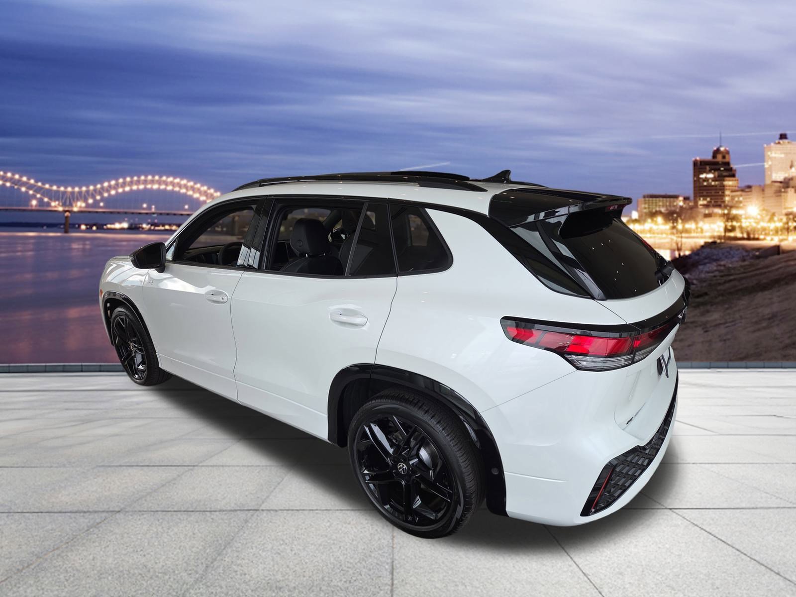 New 2026 Volkswagen Tiguan SE R-Line image 3