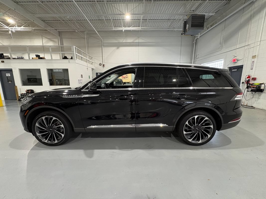 Used 2025 Lincoln Aviator Reserve w/ Illumination Package AWD/4WD image 4