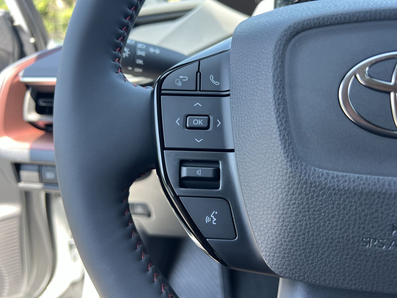 New 2026 Toyota Prius Plug-In Hybrid FWD image 27