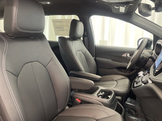 New 2026 Chrysler Pacifica Select image 29