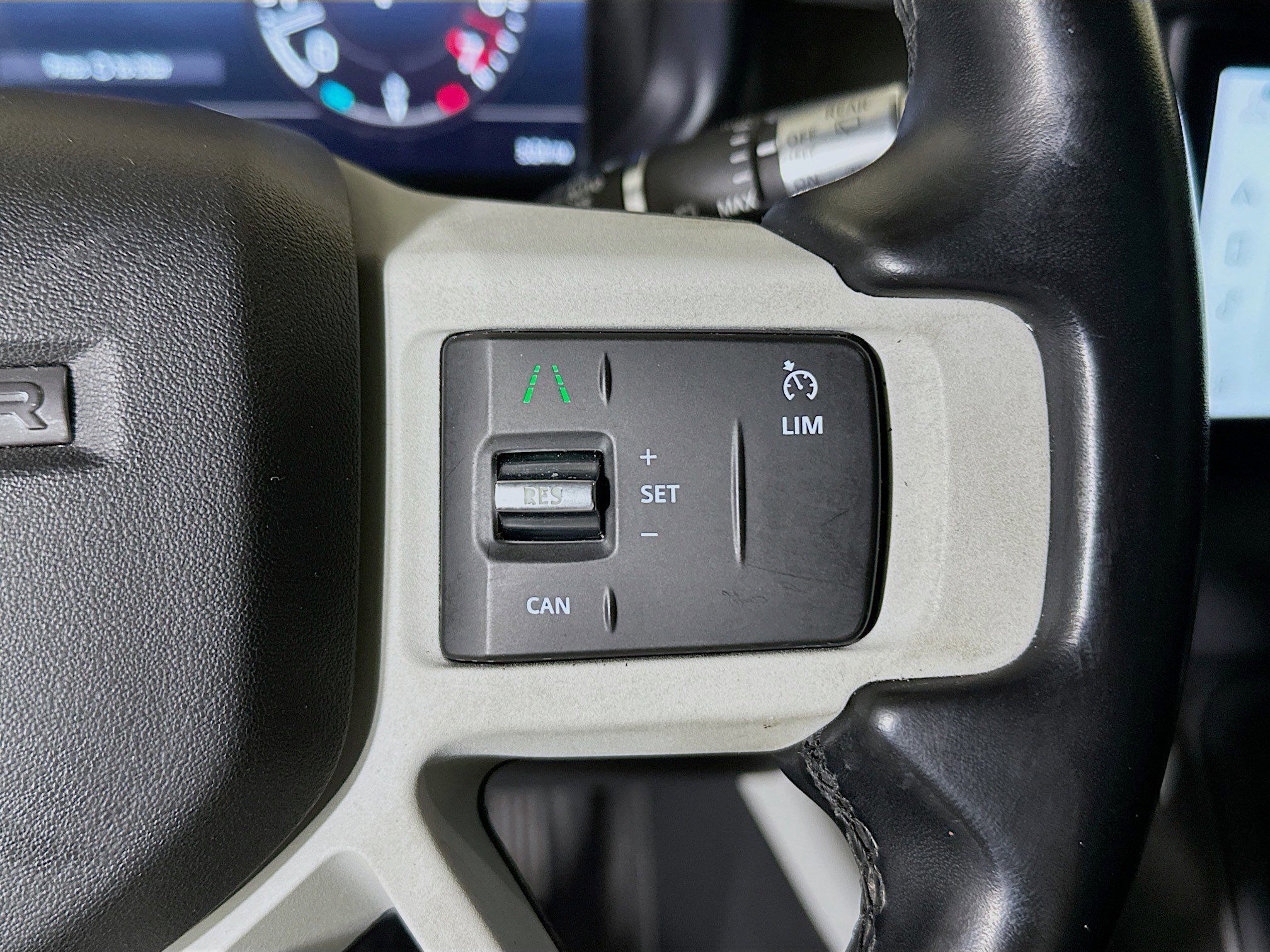 Used 2021 Land Rover Defender 110 SE image 17