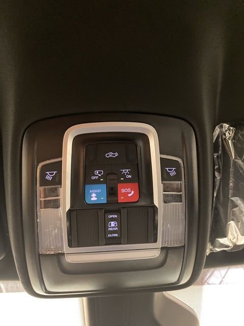 New 2026 RAM 1500 4x4 Crew Cab image 14