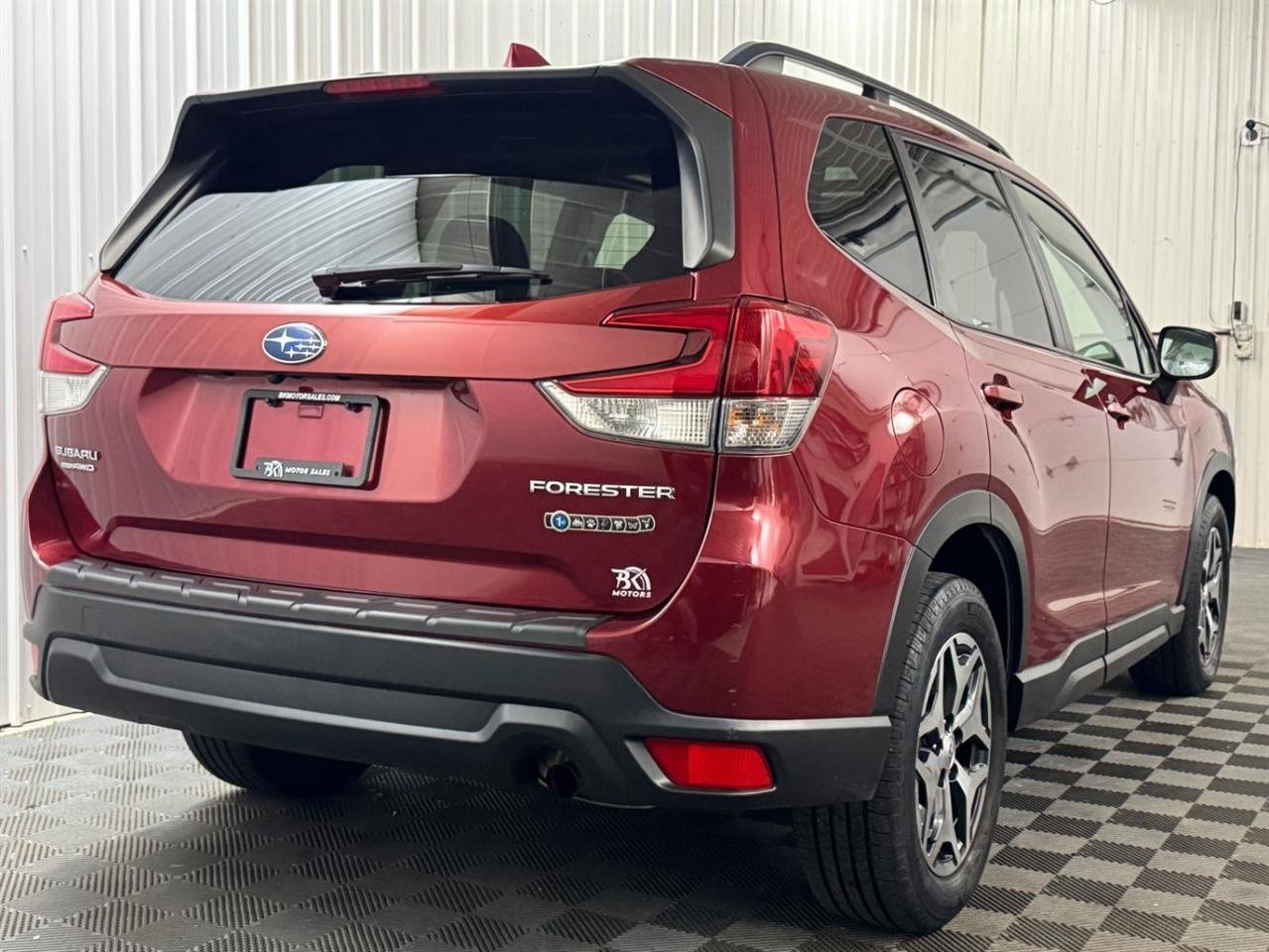 Used 2019 Subaru Forester Premium w/ All-Weather Package AWD/4WD image 26