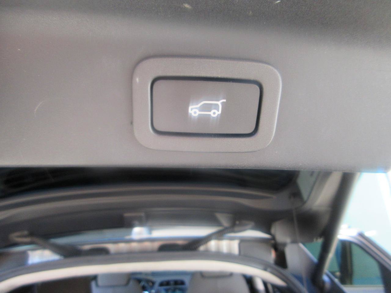 Used 2019 Jaguar F-PACE R-Sport AWD/4WD image 37