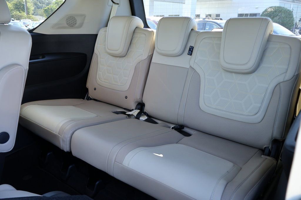 New 2026 Nissan Armada Platinum image 9