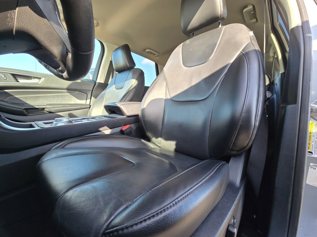 Used 2022 Ford Edge Titanium image 19