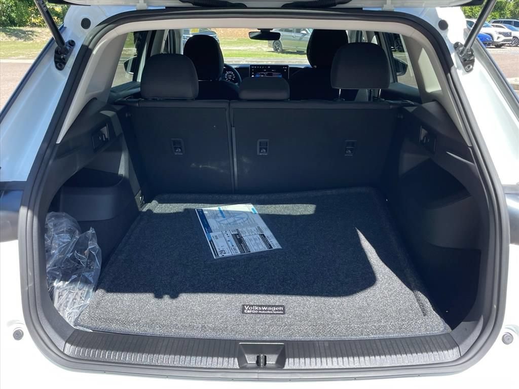 Used 2025 Volkswagen Tiguan S FWD image 12