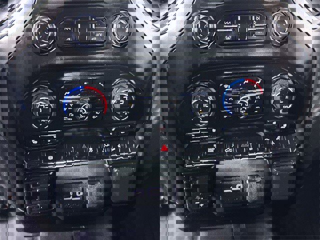 Used 2023 Chevrolet Silverado 2500 LT image 17