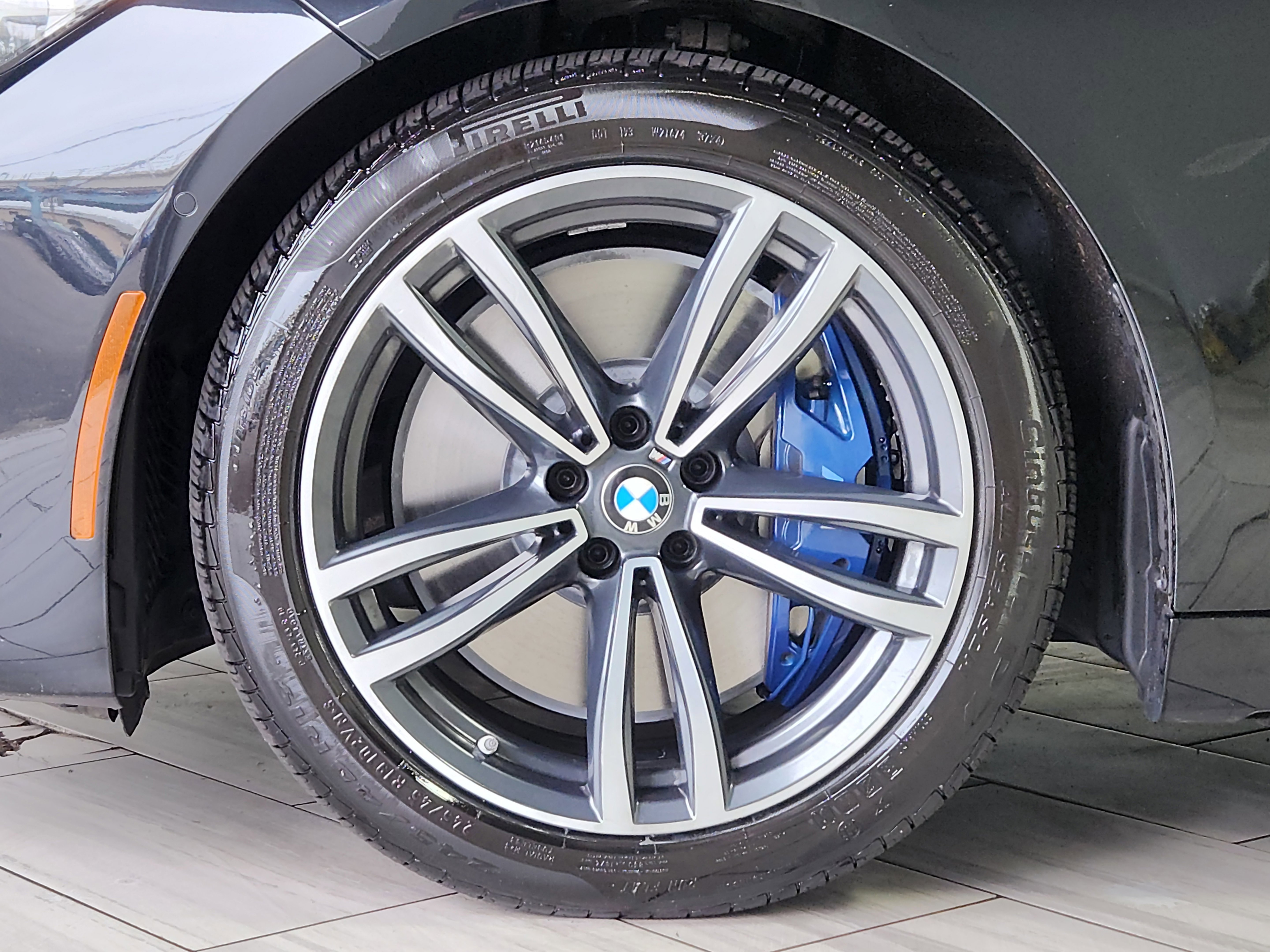 Used 2021 BMW 740i w/ M Sport Package image 9