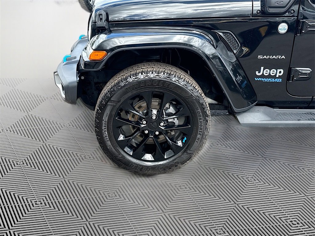 Used 2022 Jeep Wrangler Unlimited Sahara w/ Cold Weather Group image 35