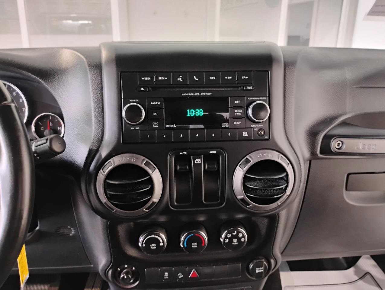 Used 2016 Jeep Wrangler Sport w/ Quick Order Package 24S AWD/4WD image 27