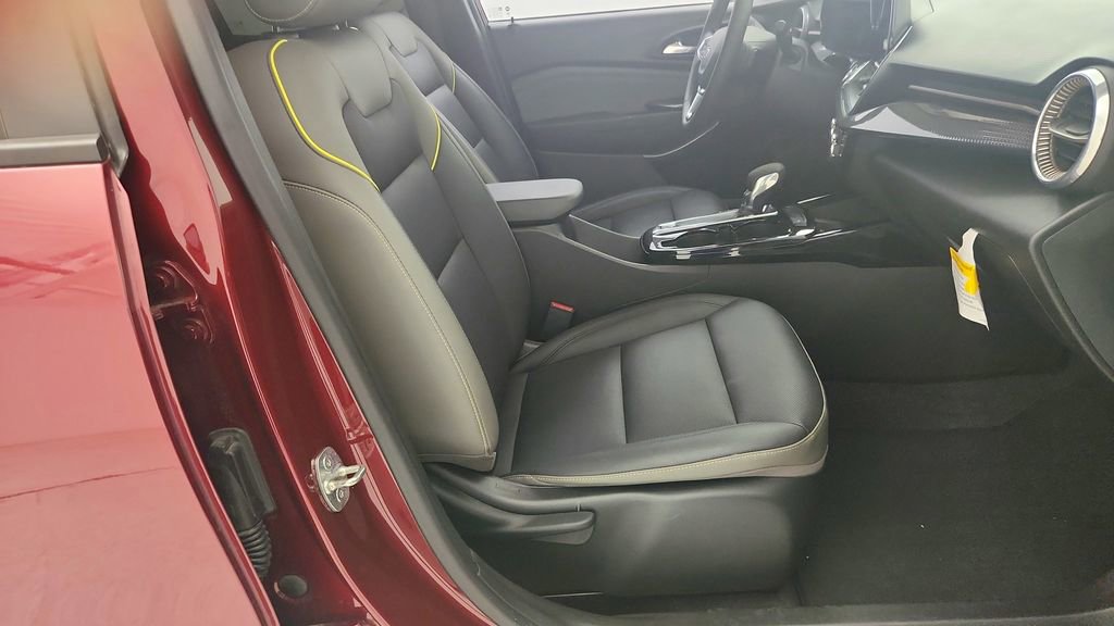 Used 2024 Chevrolet Trax ACTIV w/ Sunroof Package image 30