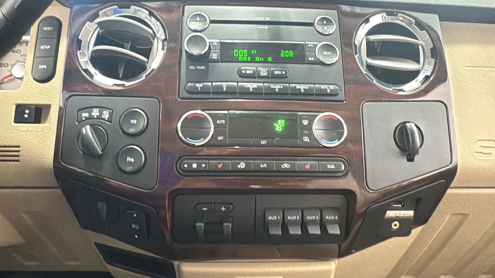 Used 2009 Ford F250 FX4 AWD/4WD image 10