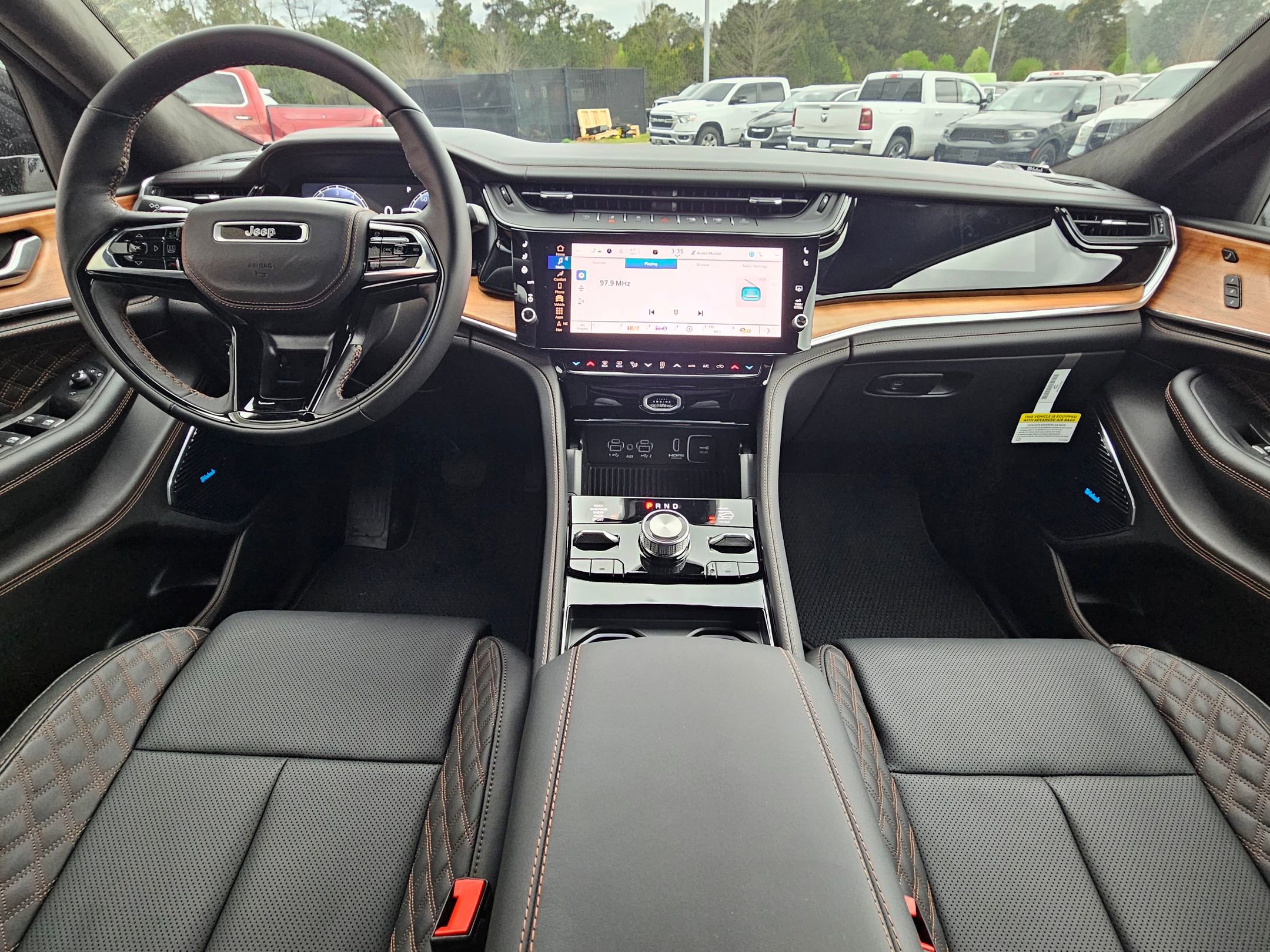 New 2026 Jeep Grand Cherokee Summit image 9