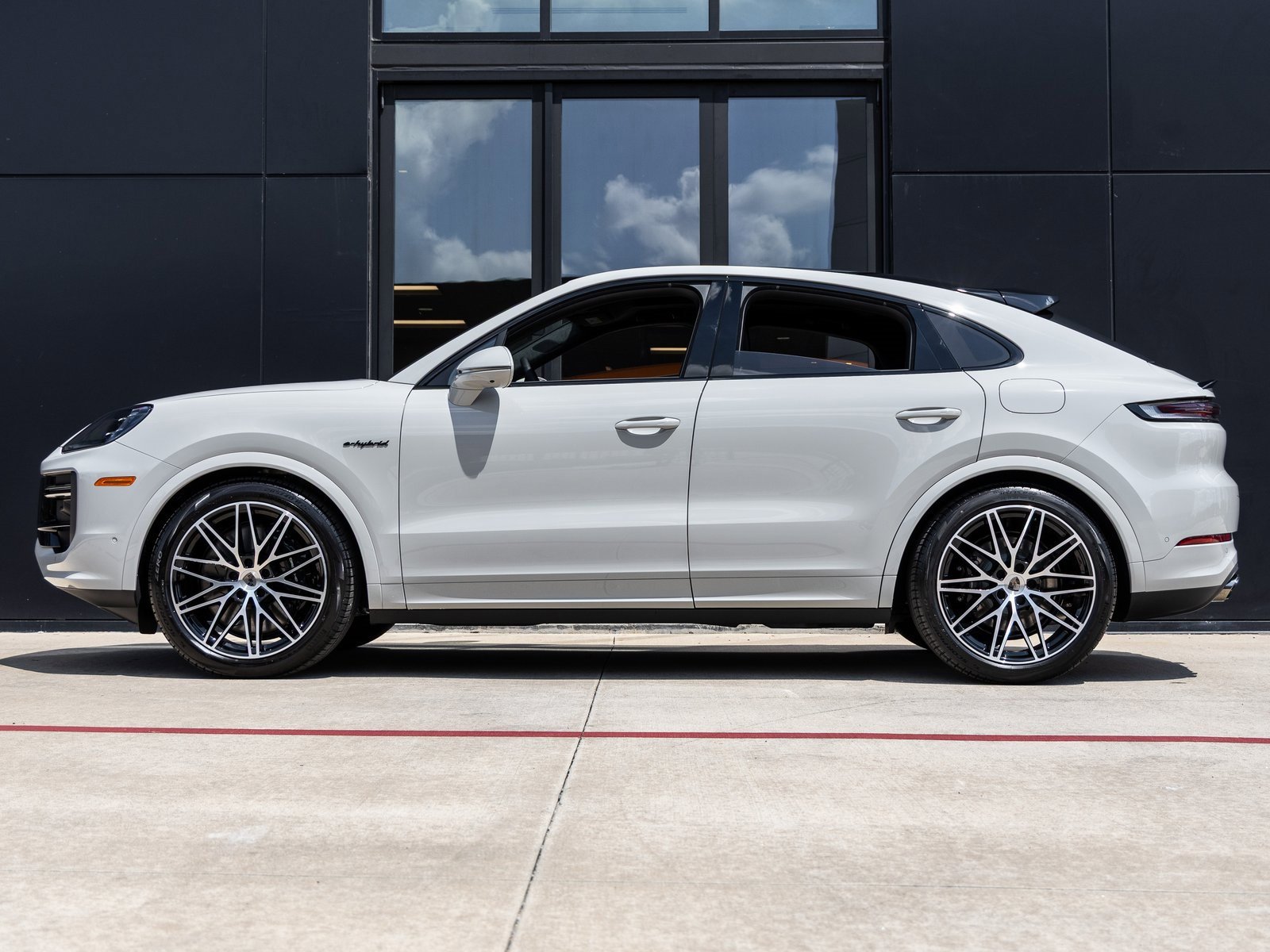 New 2026 Porsche Cayenne Turbo image 2