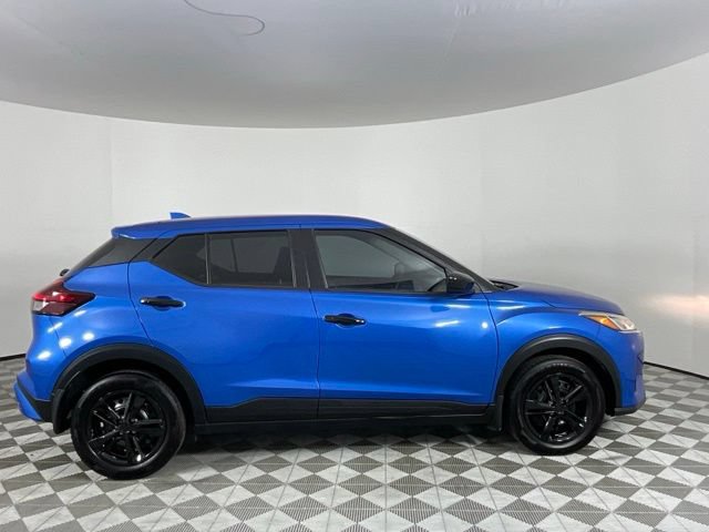 Used 2024 Nissan Kicks S FWD image 4