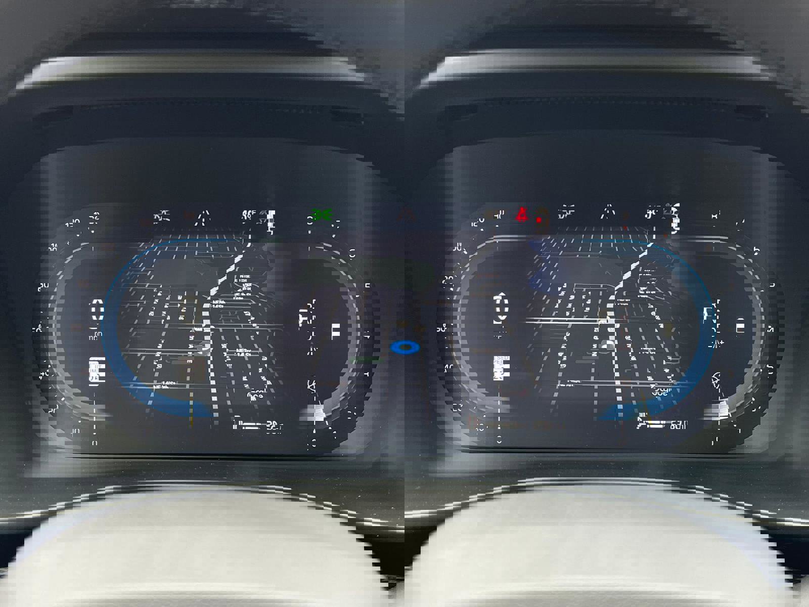 New 2023 Volvo XC40 B5 Plus w/ Protection Package Premier image 32