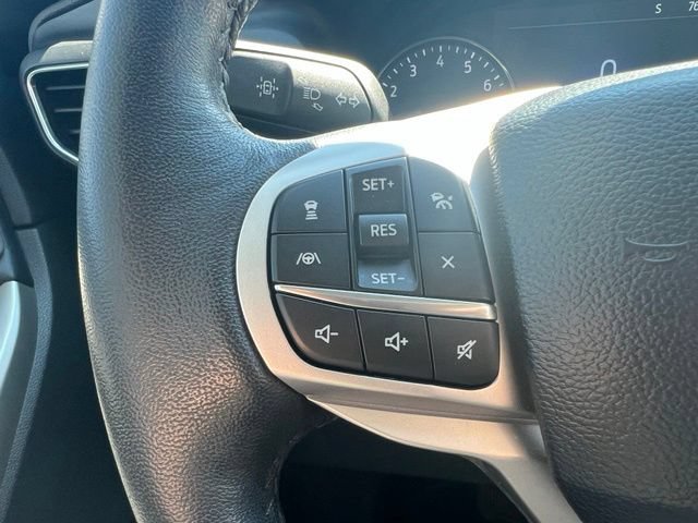 Used 2023 Ford Explorer XLT w/ Equipment Group 202A AWD/4WD image 14