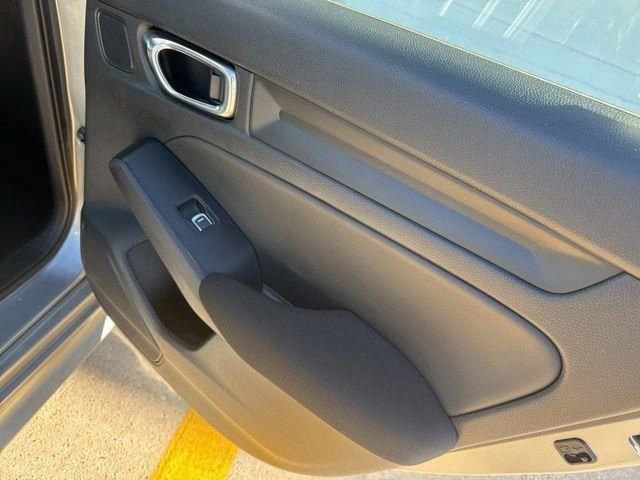 Used 2025 Honda Civic Sport image 28