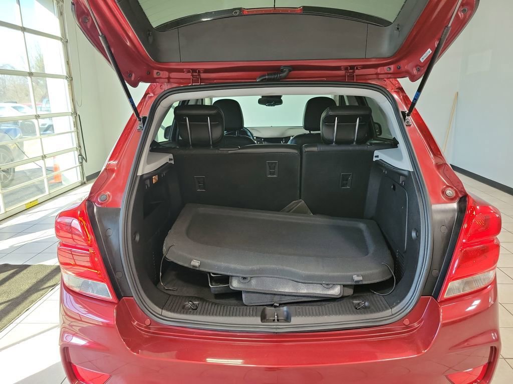 Used 2018 Chevrolet Trax LT w/ LT Convenience Package image 16