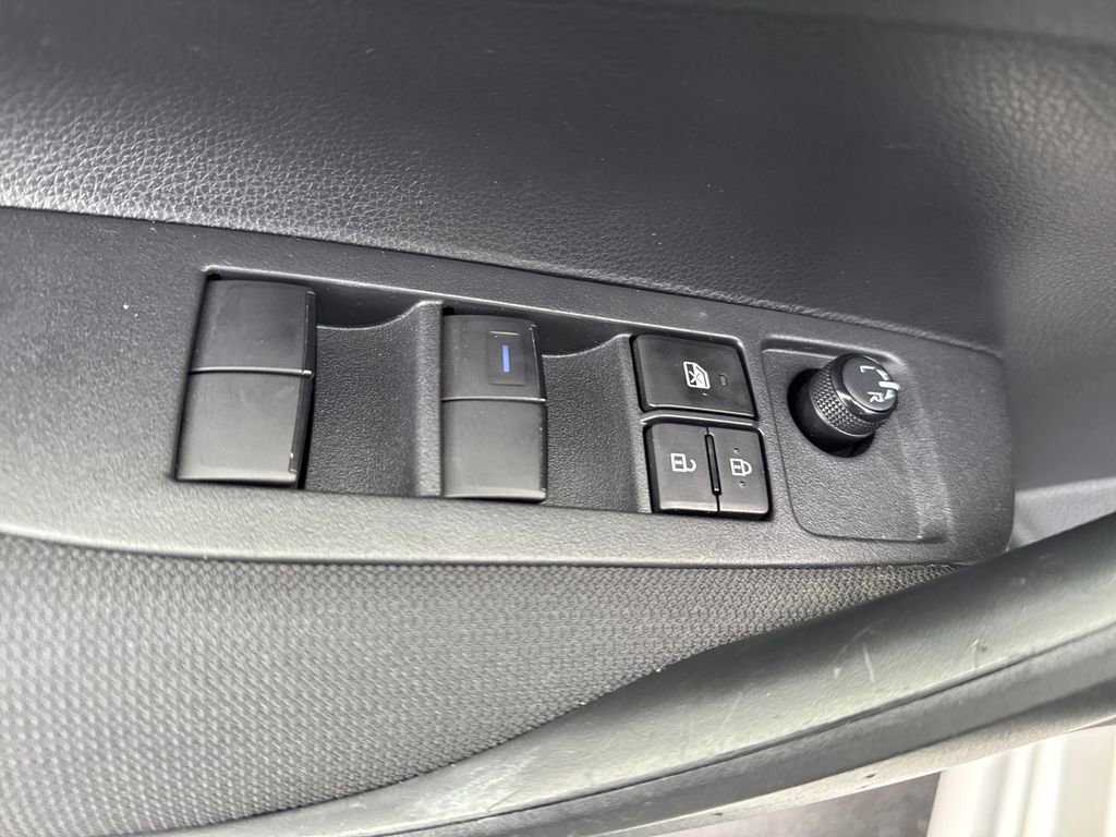 Used 2020 Toyota Corolla LE image 11