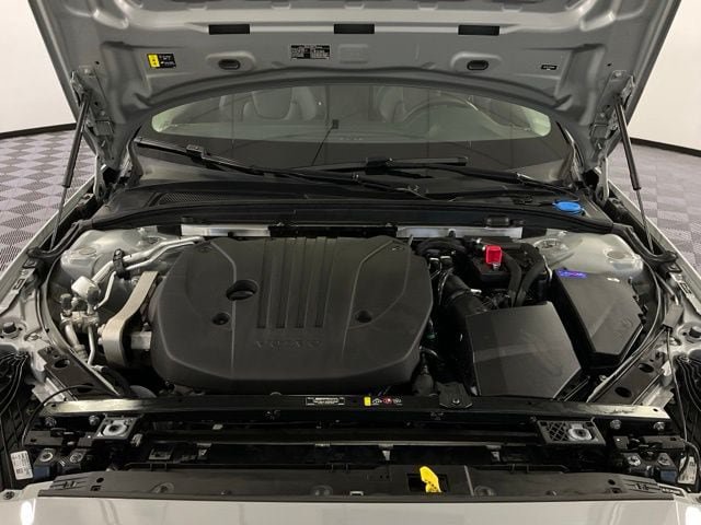 Certified 2024 Volvo S60 B5 Plus AWD/4WD image 40