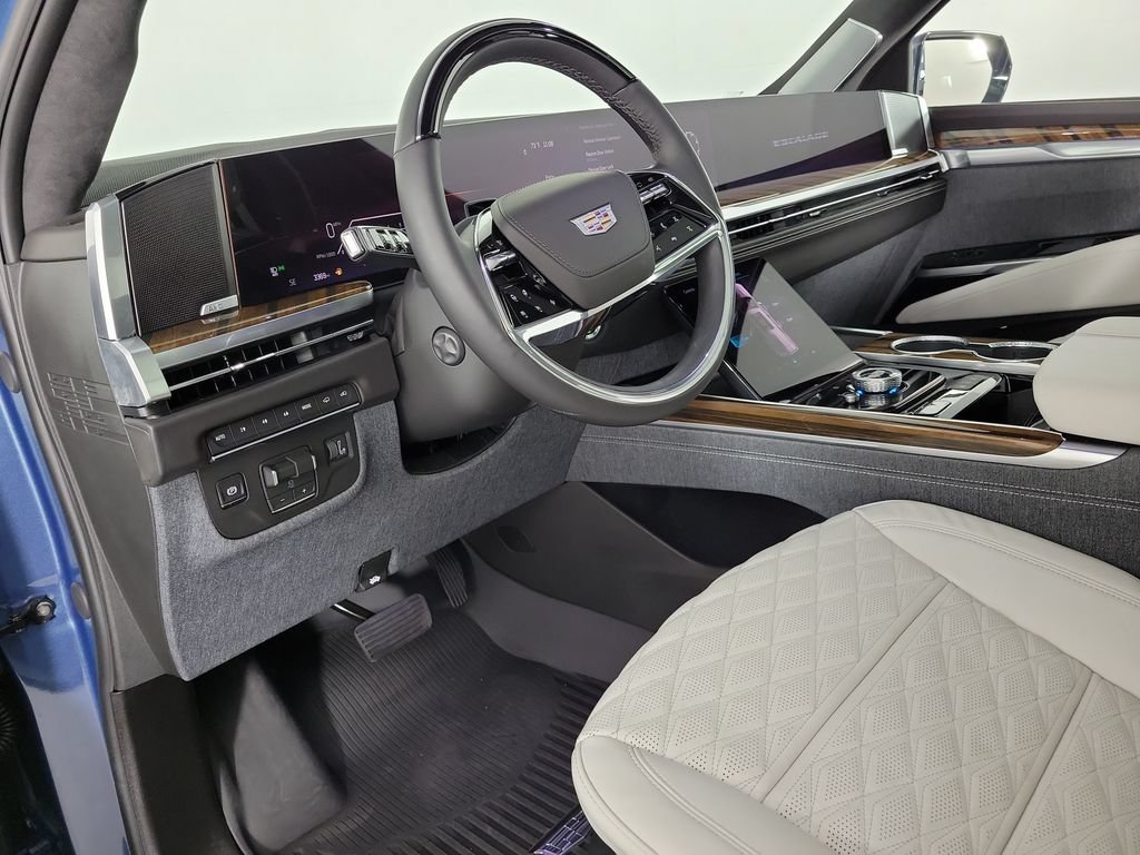 Used 2026 Cadillac Escalade Platinum Sport w/ LPO, ONYX Package AWD/4WD image 19