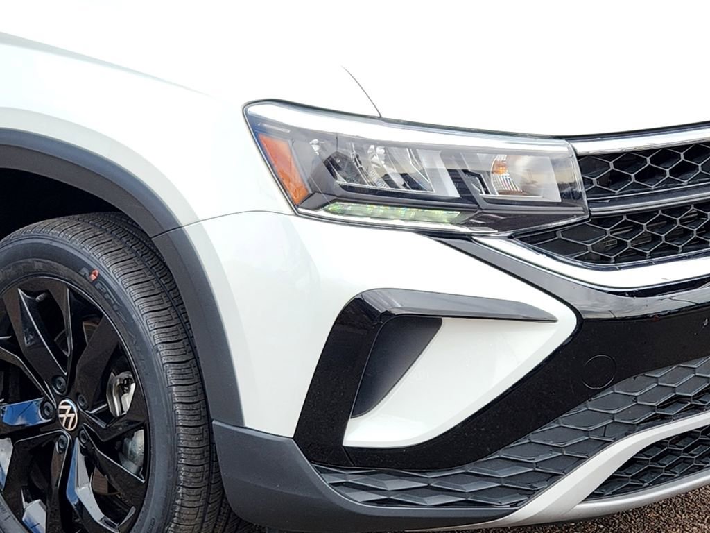 Used 2022 Volkswagen Taos SE image 27