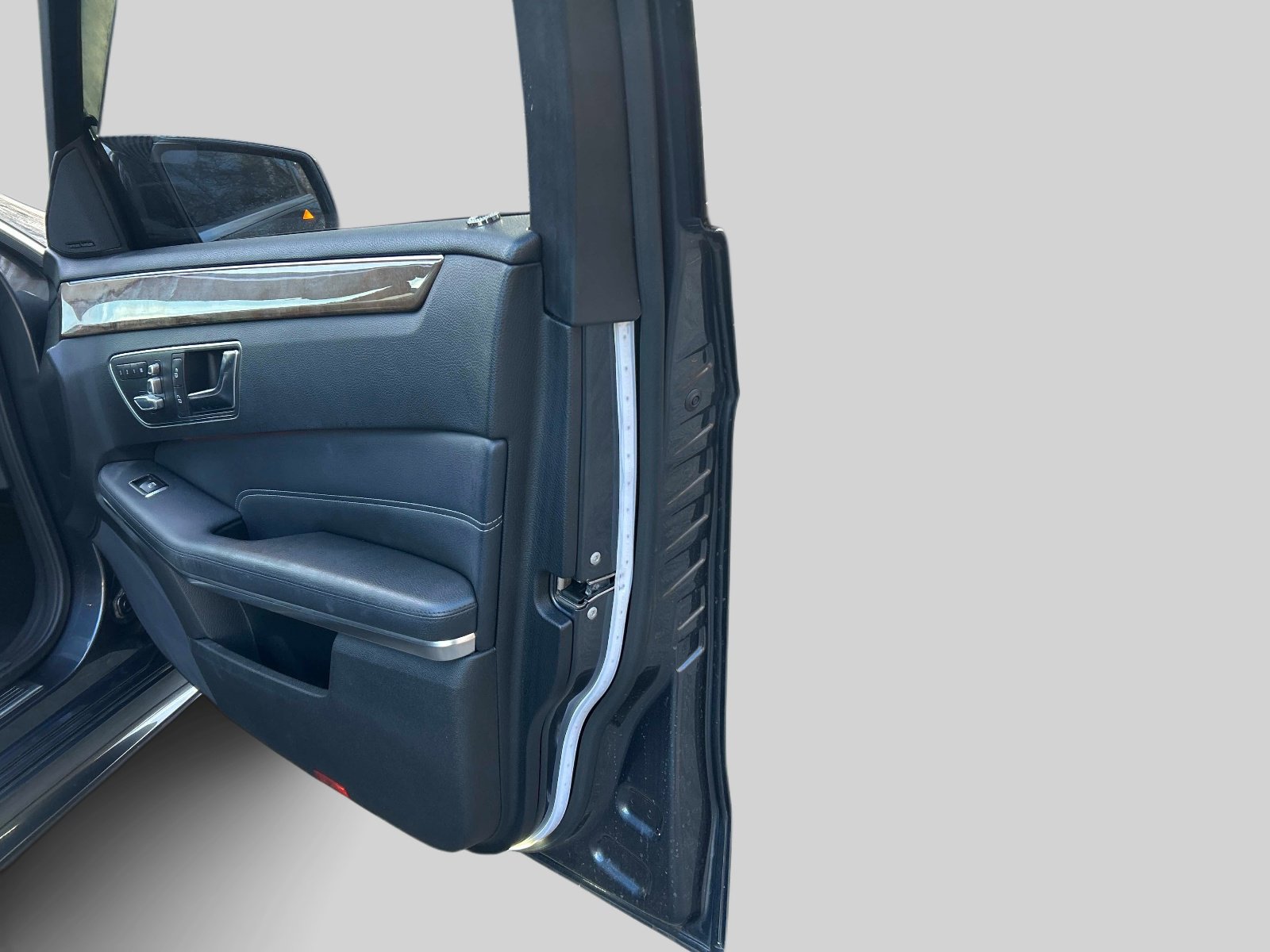 Used 2014 Mercedes-Benz E 350 4MATIC Sedan image 17