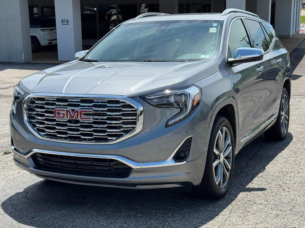Used 2020 GMC Terrain Denali w/ Denali Premium Package AWD/4WD image 10