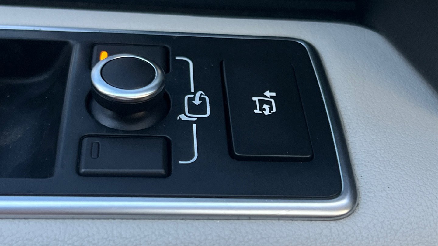 Used 2016 Land Rover Range Rover HSE image 46