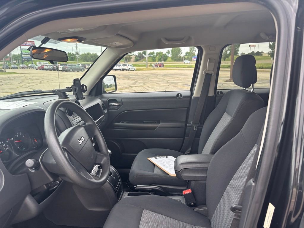 Used 2010 Jeep Patriot Sport AWD/4WD image 12