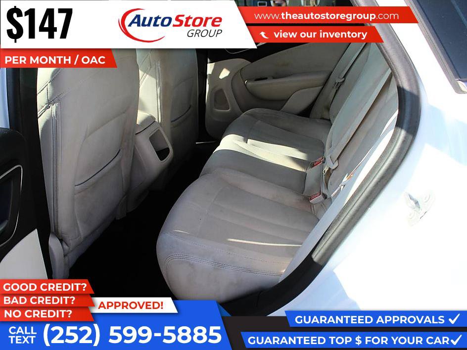 Used 2015 Chrysler 200 Limited w/ Convenience Group FWD image 11