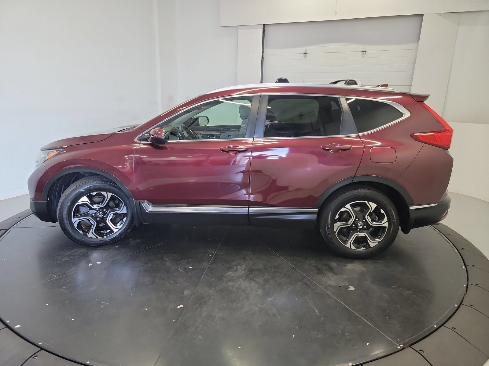 Used 2017 Honda CR-V Touring image 4