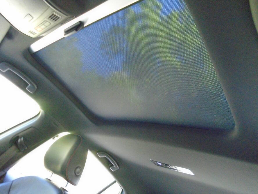 Used 2016 Volkswagen GTI SE w/ Driver Assistance Package image 16