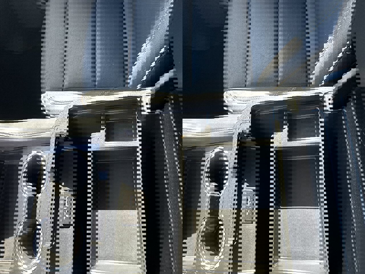 Used 2023 GMC Yukon SLT image 29