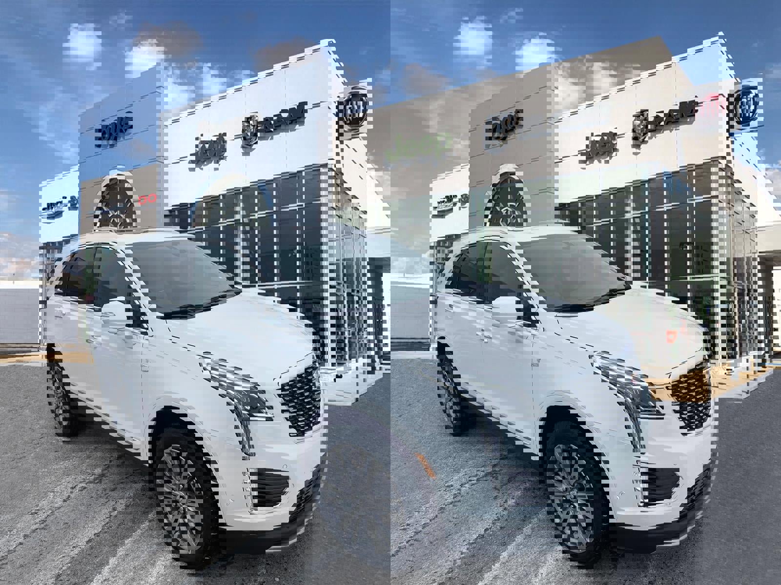 Used 2024 Cadillac XT5 Premium Luxury w/ Technology Package image 1