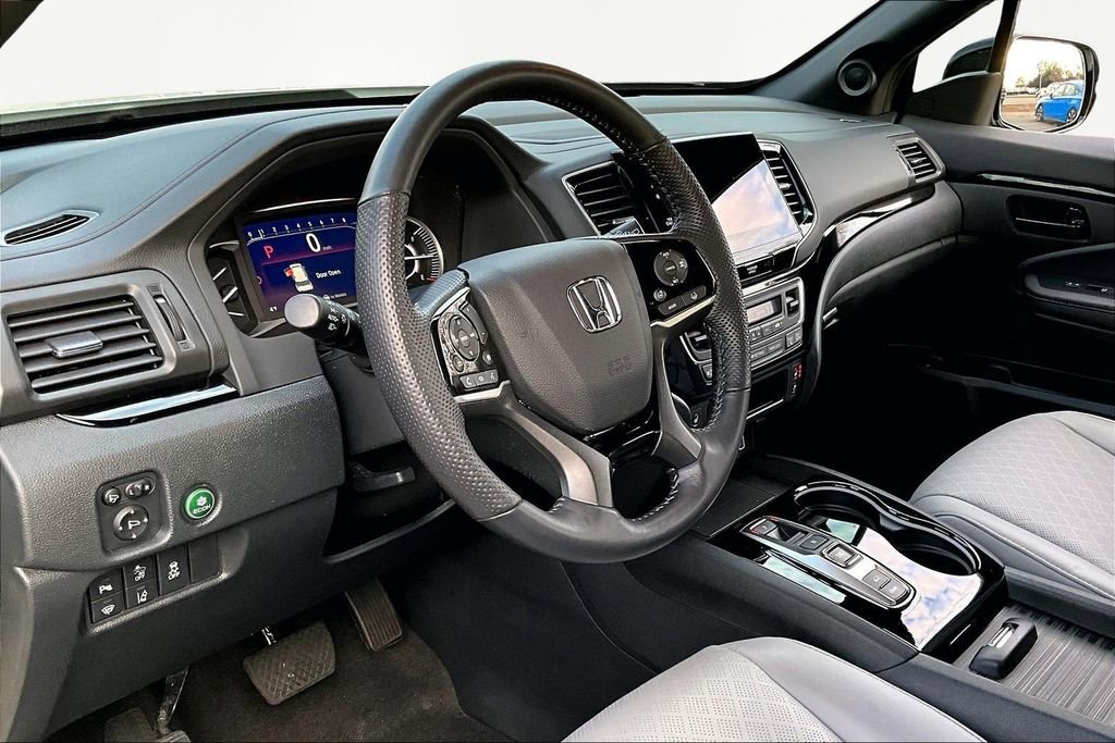 Used 2023 Honda Passport Elite image 14