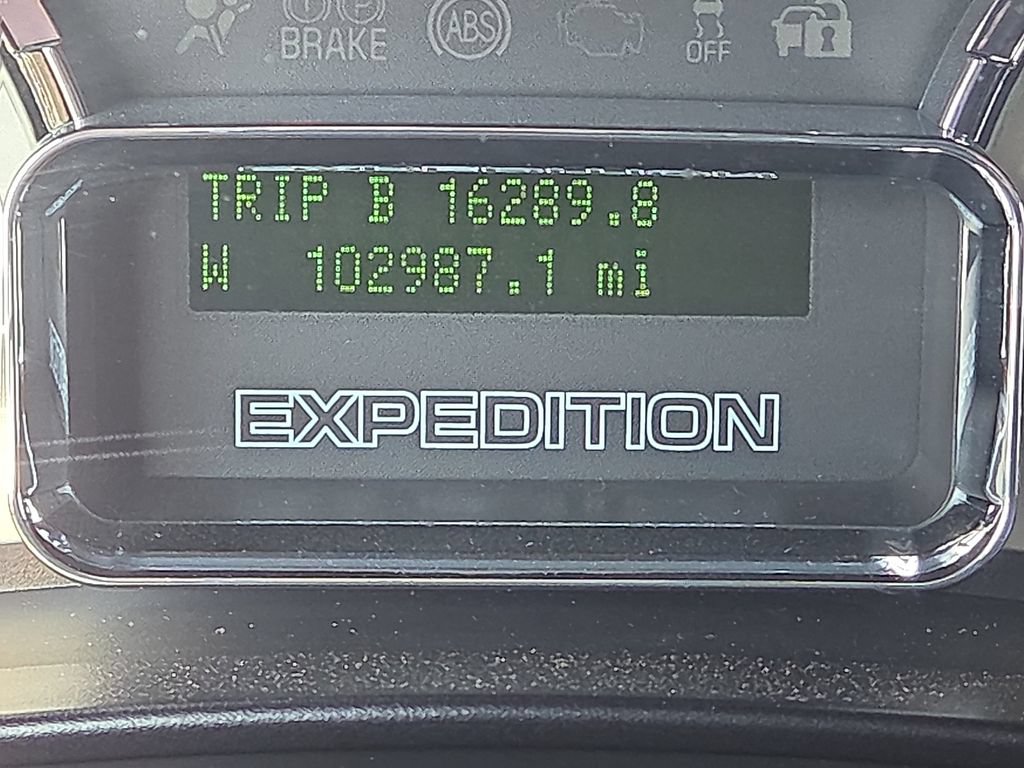 Used 2013 Ford Expedition Limited RWD image 25