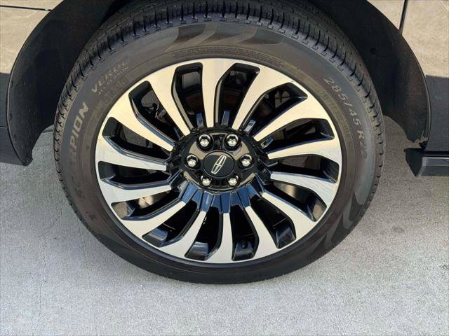 Used 2024 Lincoln Navigator L Black Label AWD/4WD image 10