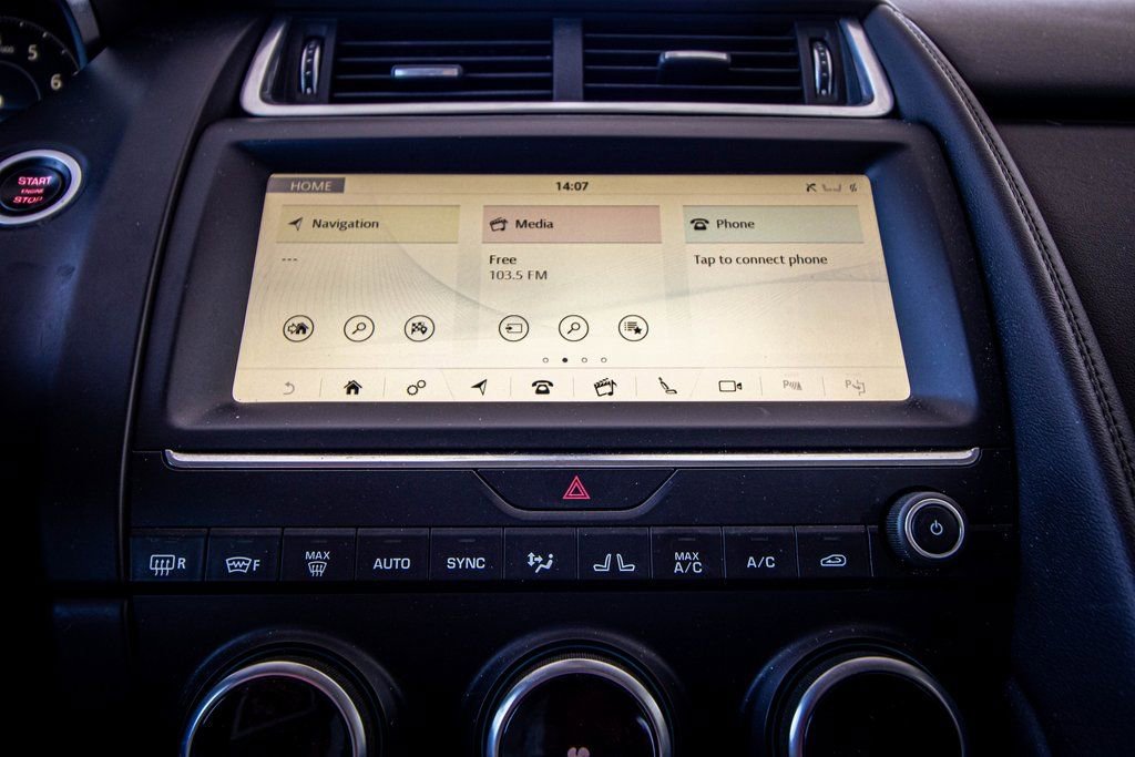 Used 2018 Jaguar E-PACE SE image 38