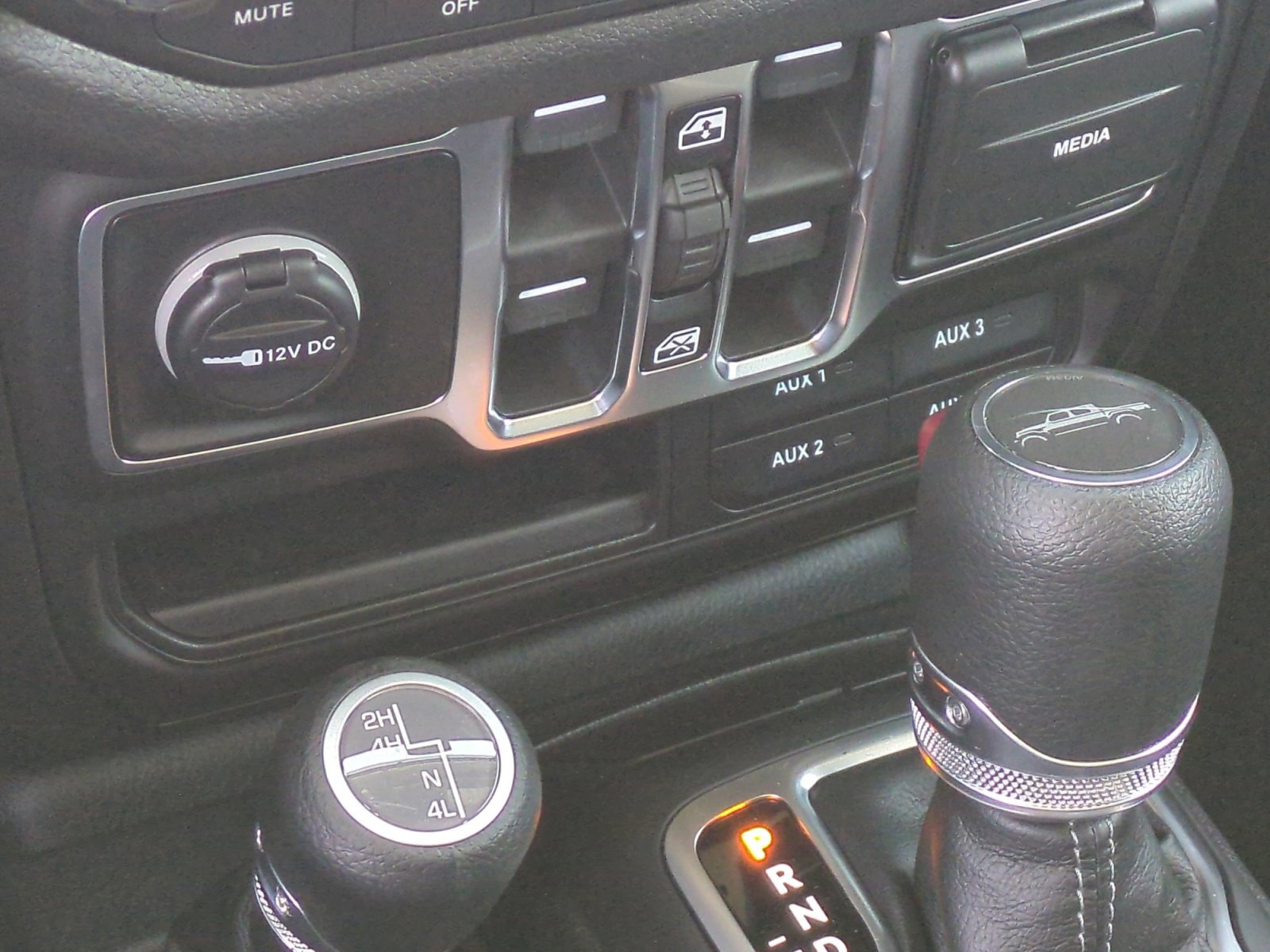 New 2026 Jeep Gladiator Sport image 30