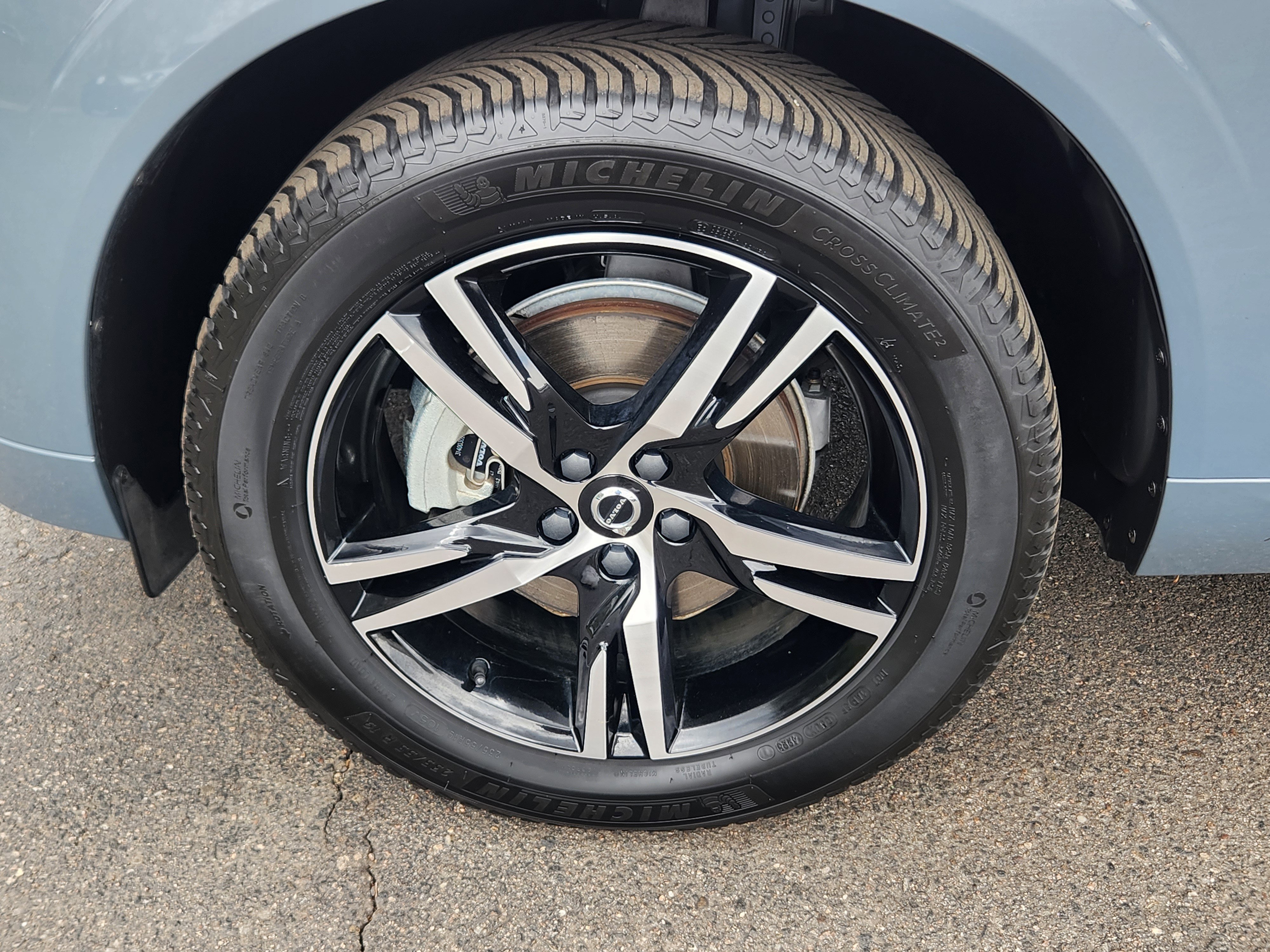 Used 2022 Volvo XC60 B5 R-Design AWD/4WD image 23