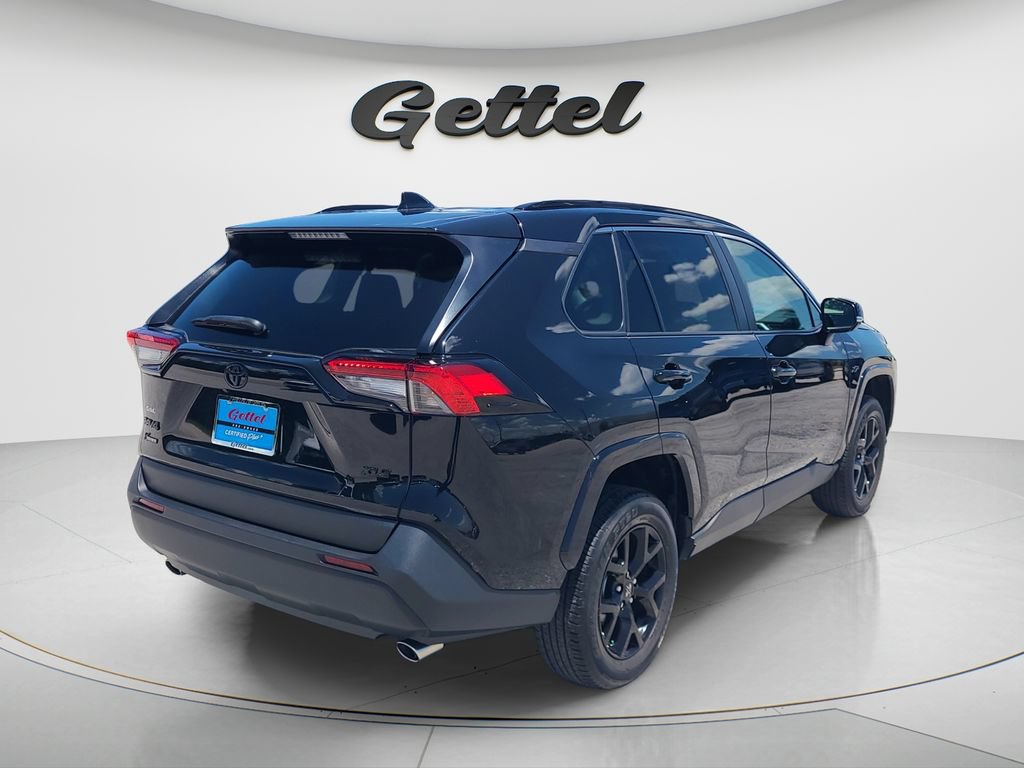 Certified 2023 Toyota RAV4 XLE w/ Convenience Package FWD image 5
